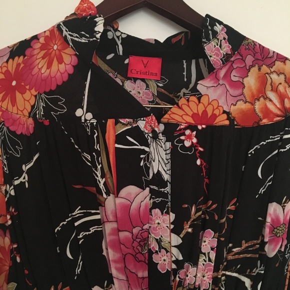 V Christina Blouse w/Cinched Elastic at Waist - Picture 7 of 8